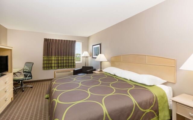 Super 8 Carroll/East