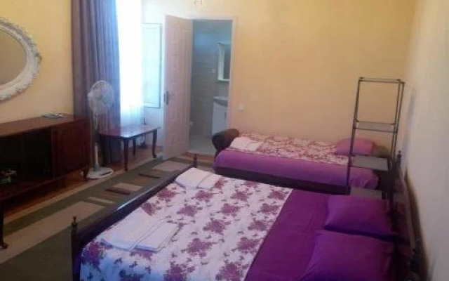 Kemeni Guest House