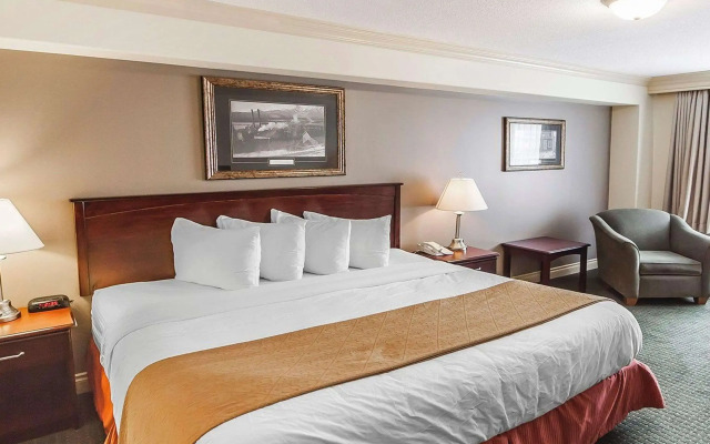 Velora Hinton, Ascend Hotel Collection