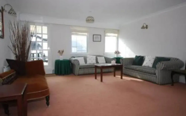 Lomond Hills Hotel