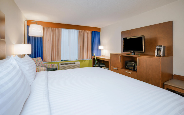 Holiday Inn Express & Suites Ft. Washington - Philadelphia by IHG