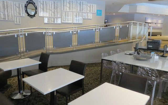 Toronto Don Valley Hotel and Suites