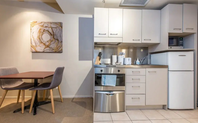 JHT - 2 BRM Apartment, Air Con, Close to SkyTower