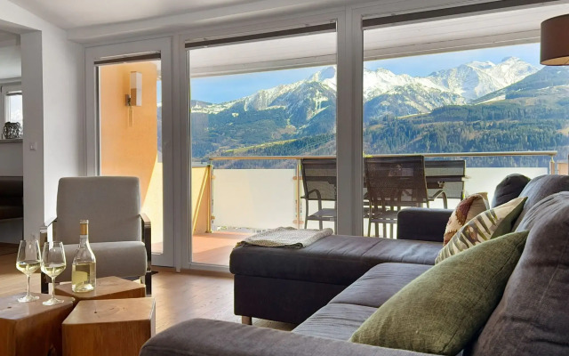 Hilltop apartment in Piesendorf with balcony