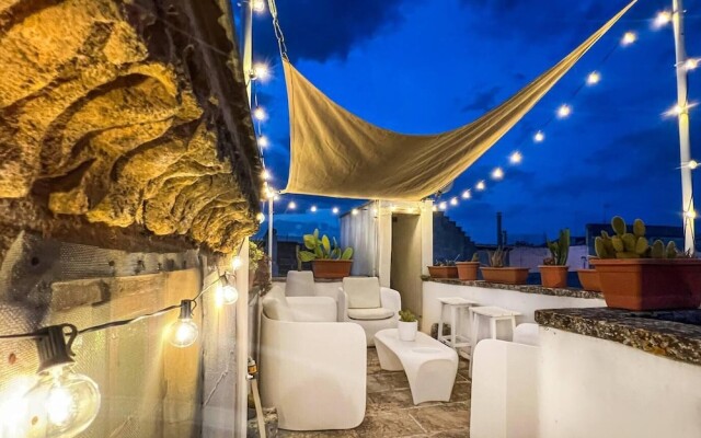 Housing of Charme With Rooftops Balconies