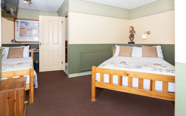 The Half Moon Inn & Country Lodge Mudford