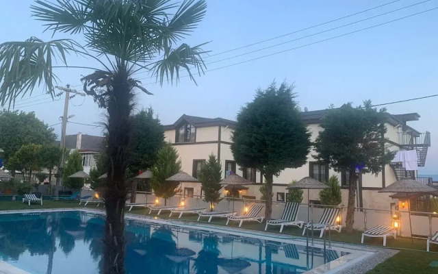 Akcay Zeytin Otel