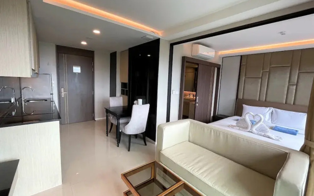 Mida Grande apartment by Lofty
