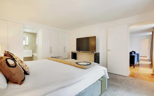 Elegant Apartment - 2bd/6p - Avenue Montaigne