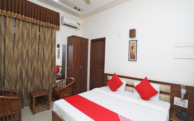 OYO 38103 Hotel Shubham