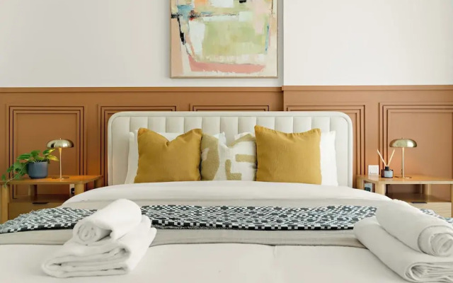 Silkhaus Canal Front 9 A tower