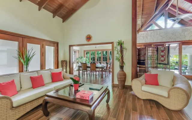 Beautiful Villa with Pool Gym and Maid