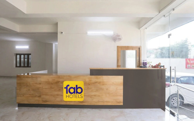 Fabhotel Varanasi Suites