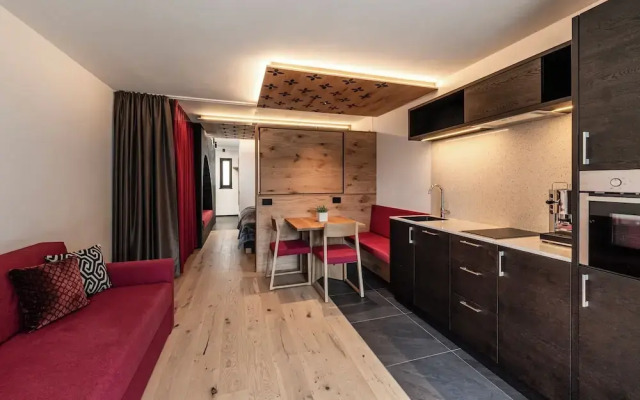 Aois 4 Elements suits