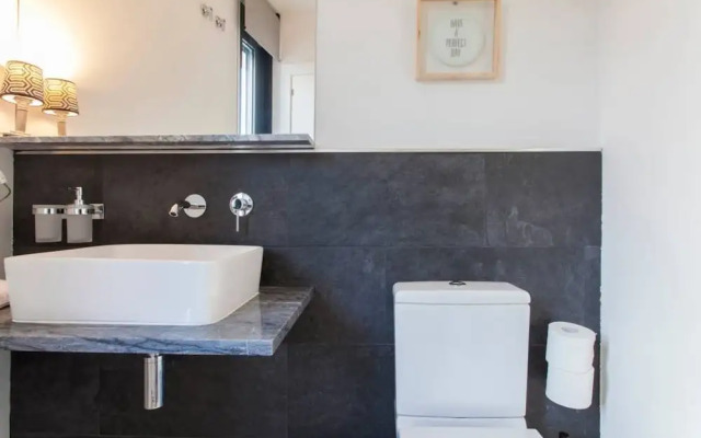 Sevilla Alquila Amplios Apartamentos Duplex en San Bernardo