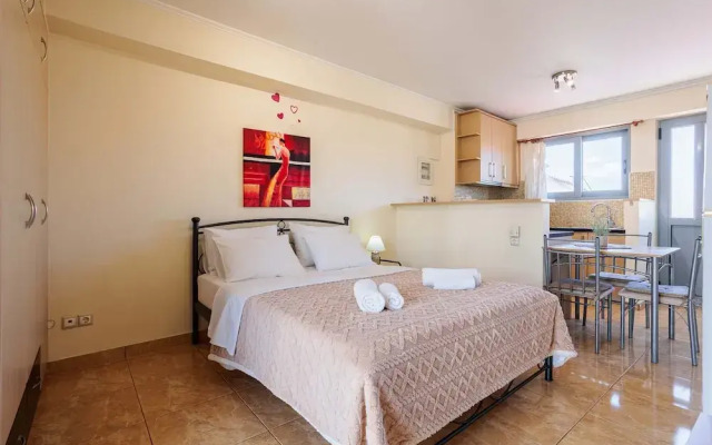 Cozy Studio w Balcony in the Center of Filiatra