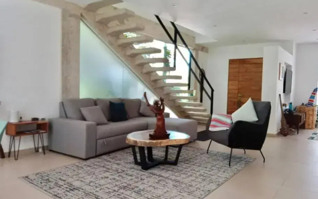 Luxury 3 br/4 ba Home w/View - Puntarena
