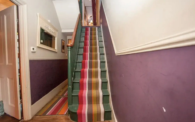 Spacious 2 Bedroom House With Garden