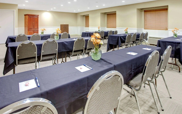 Microtel Inn & Suites by Wyndham Stockbridge/Atlanta I-75