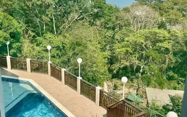 Leonardi's Sunset House