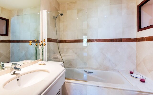 RentAndHomes Marbella Luxury Beach