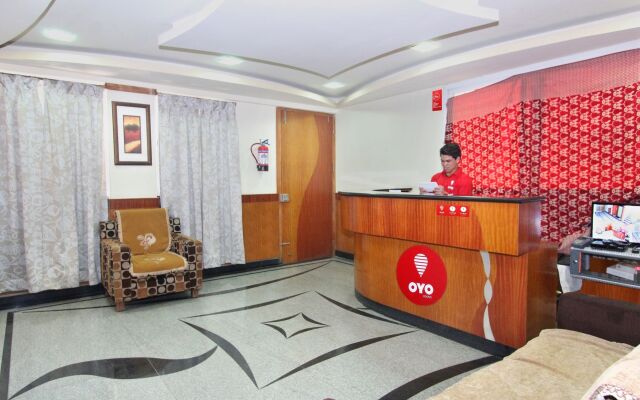 OYO Flagship 8252 Aayush Corporate Stays