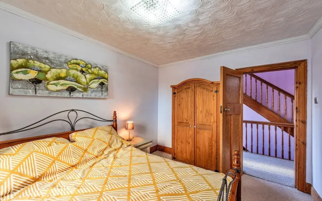 Country House in Snowdonia Near Barmouth Beach