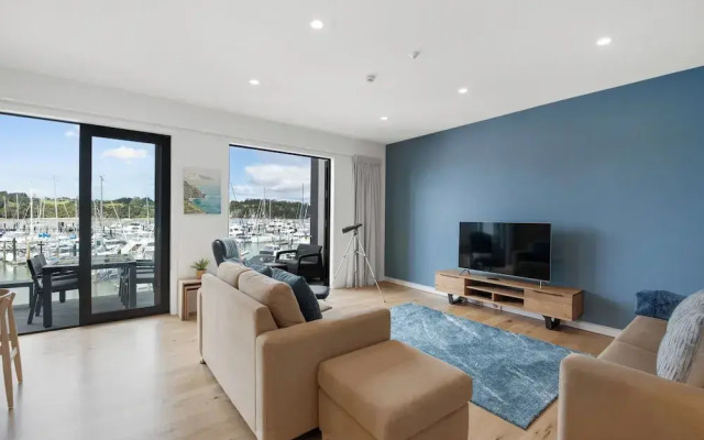Bay of Islands Apartment -Marina Views