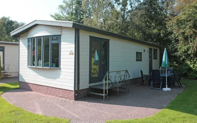 Chalet With Dishwasher, 21 km. From Leeuwarden