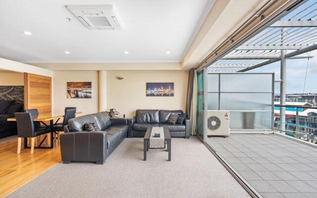QV Waterfront Apt with Wifi - 946