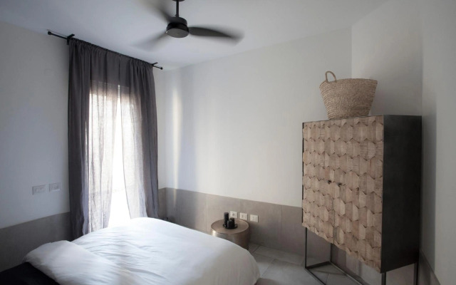 Etis garden seafront