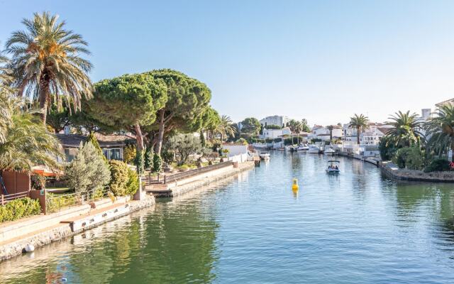 Simplistic Villa in Empuriabrava With Private Pool