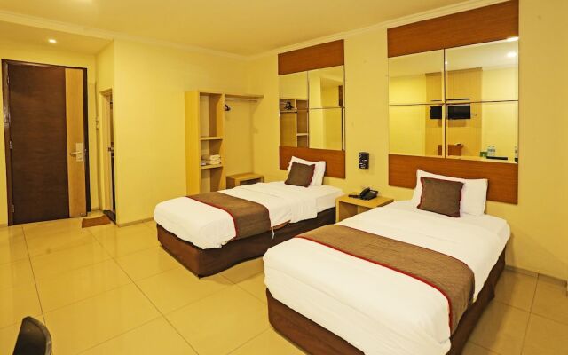 Super OYO Townhouse OAK Hotel Fiducia Serpong