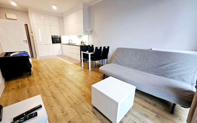 FIRST -- Green Żoliborz Apartment 4