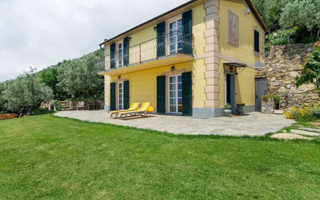 Scenic Holiday Home in Pieve Ligure With Private Garden