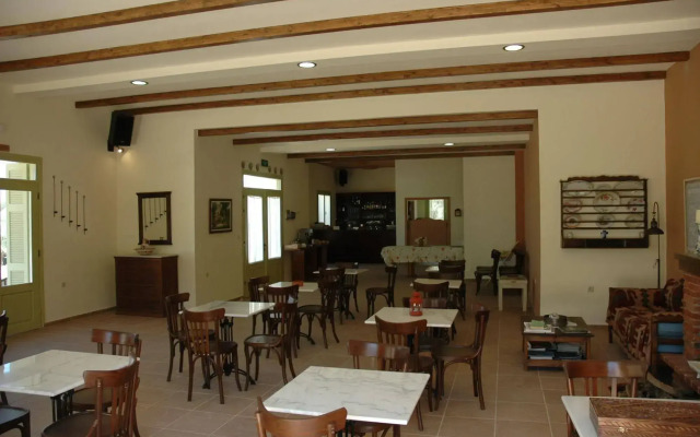 Geras Olive Grove (Elaionas tis Geras)