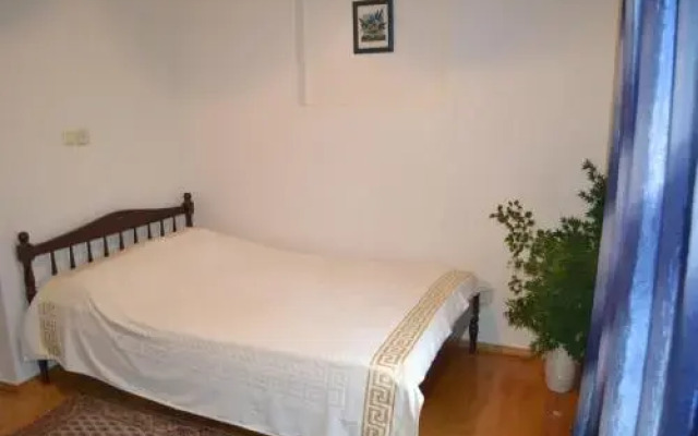 Medea's Guest House