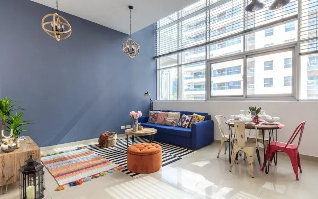 Lively & Spacious 1BR Loft in Dubai Marina