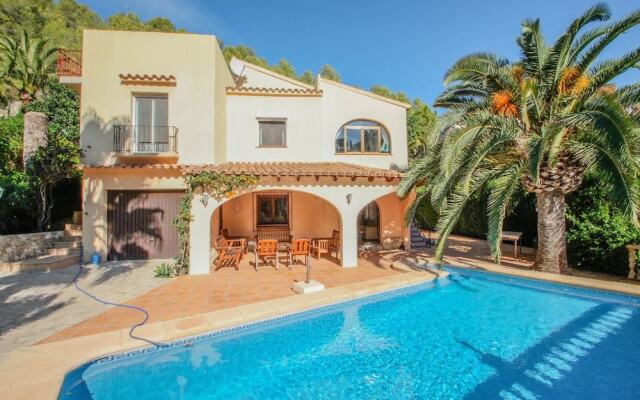 Sola - pretty holiday property with garden and private pool in Benissa