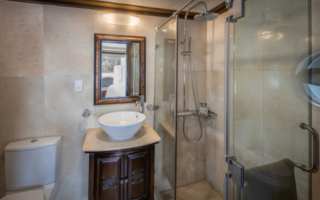 Paradise Sails Cruise Ha Long