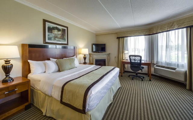 Monte Carlo Inn Barrie Suites