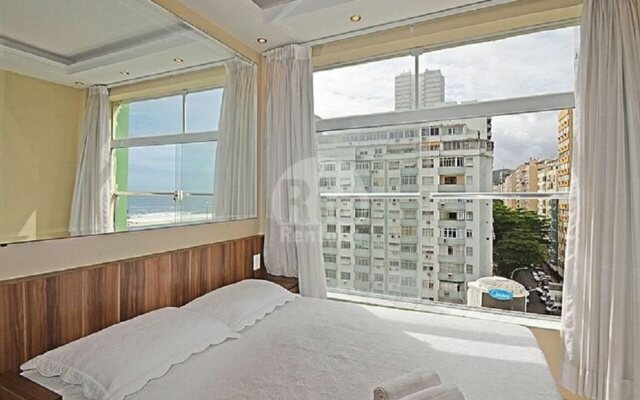 Lindo apto reformado com vista - C044