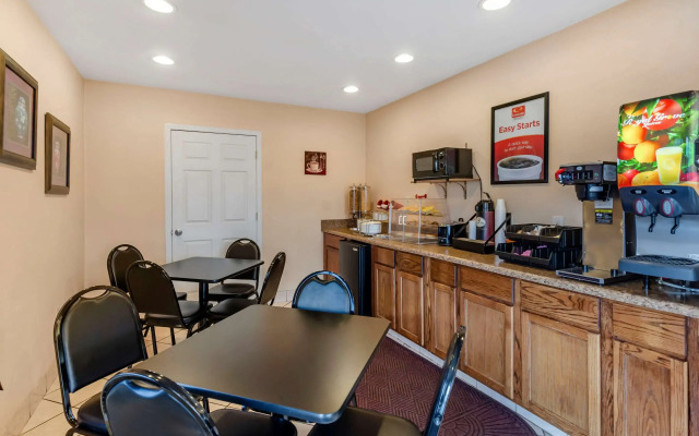 Econo Lodge Roanoke Civic Center