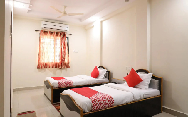 OYO 28720 Prithvi Inn