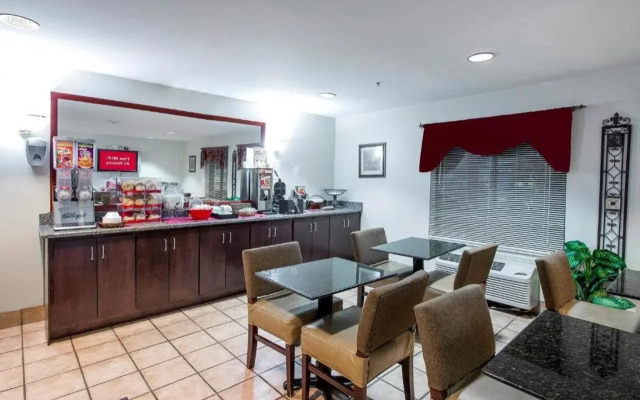 Red Roof Inn & Suites Savannah Airport