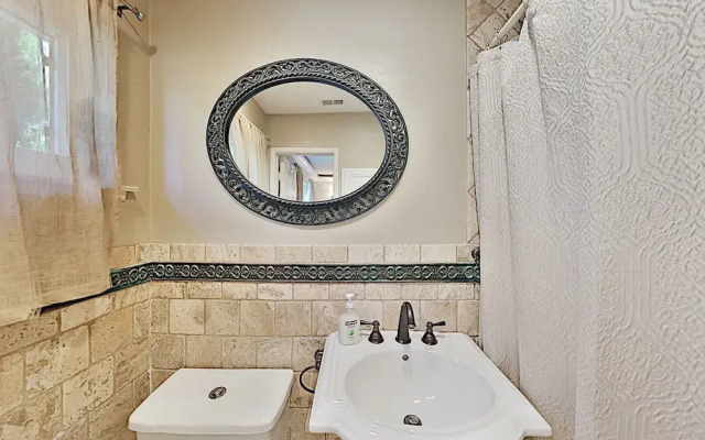 8131indi 2 Bedroom Home