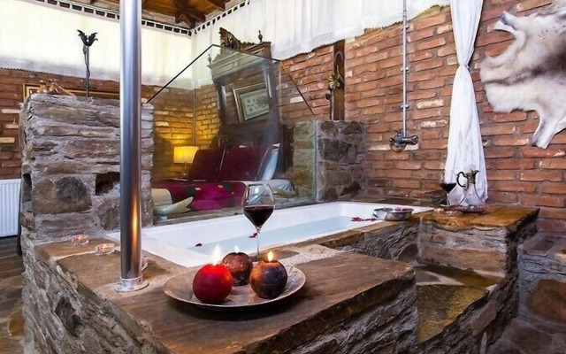 Stonehouse By Ipek