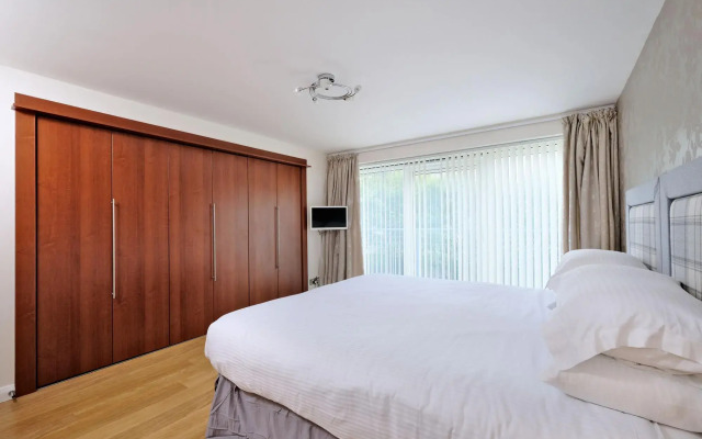 Deluxe and Secure Apartment Close to Aberdeen City Centre
