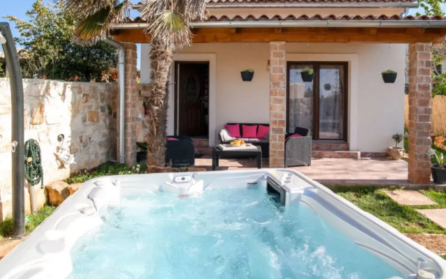 Villa Aurora 16560