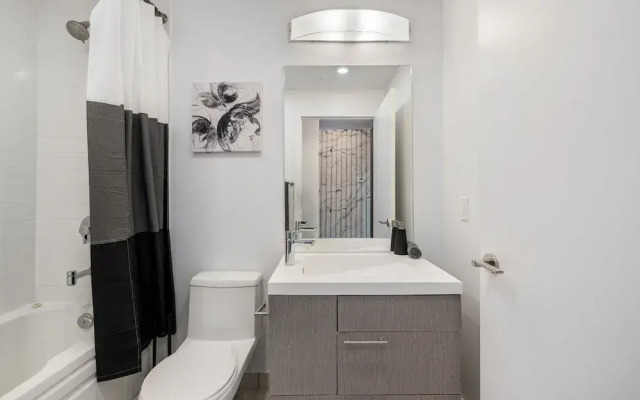 Stallion Suites - Entertainment District